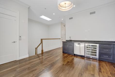 105 West Chestnut Street Chicago IL 60610