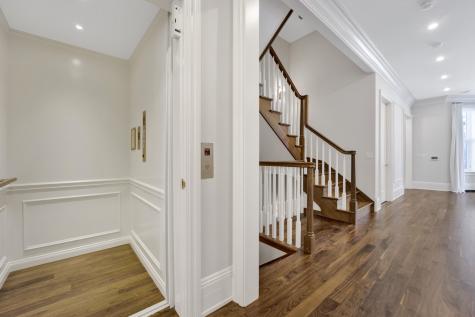 105 West Chestnut Street Chicago IL 60610