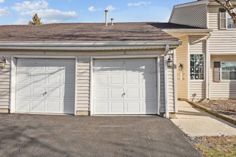 93 North Victoria Lane Streamwood IL 60107