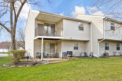 93 North Victoria Lane Streamwood IL 60107