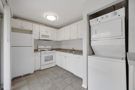 93 North Victoria Lane Streamwood IL 60107