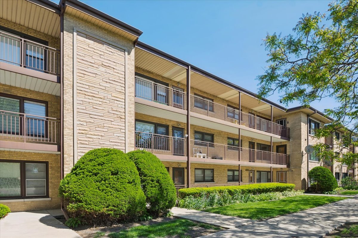 4847 North Harlem Avenue Chicago IL 60656