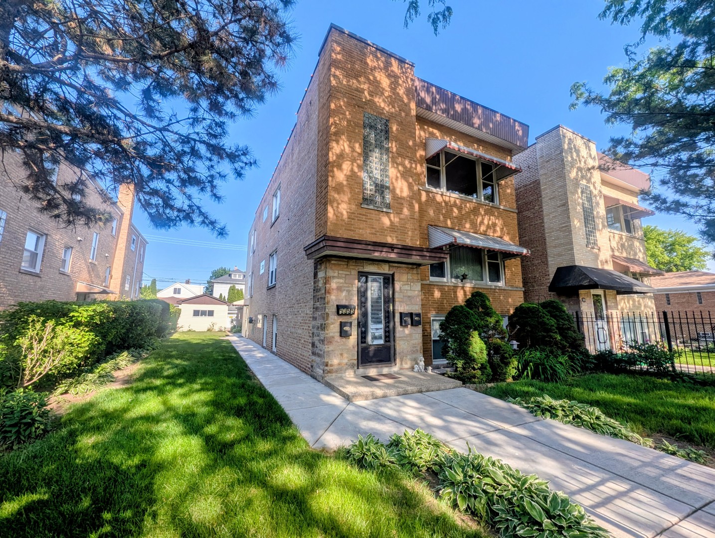 5535 North Central Avenue Chicago IL 60630