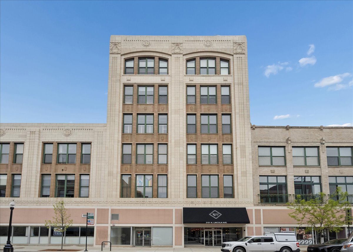 3151 North Lincoln Avenue Chicago IL 60657