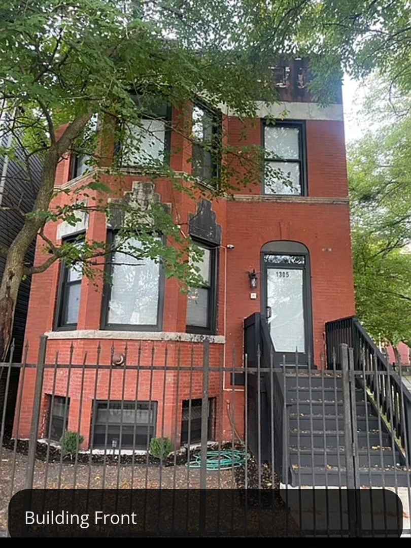 1305 East 69th Street Chicago IL 60637