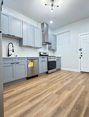 1305 East 69th Street Chicago IL 60637