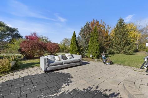 9 Lake Plumleigh Court Algonquin IL 60102