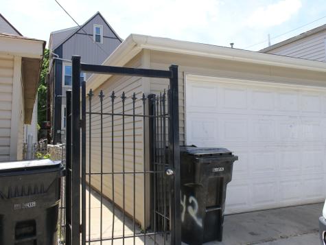 2342 West Barry Avenue Chicago IL 60618