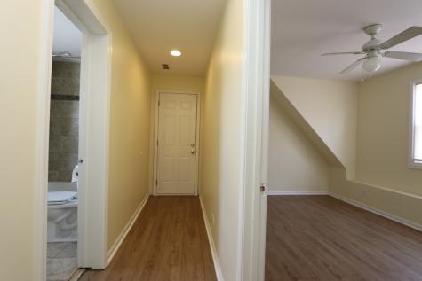2342 West Barry Avenue Chicago IL 60618