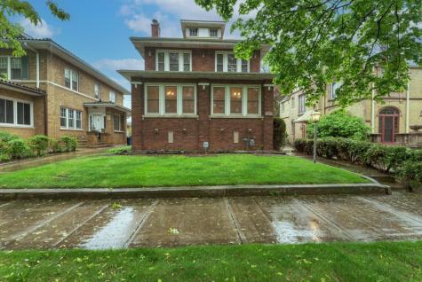 6833 South Cregier Avenue Chicago IL 60649