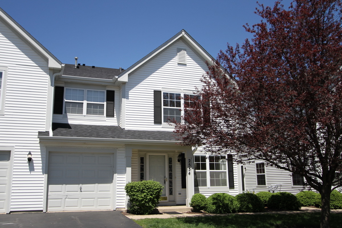 2554 Dickens Drive Aurora IL 60503