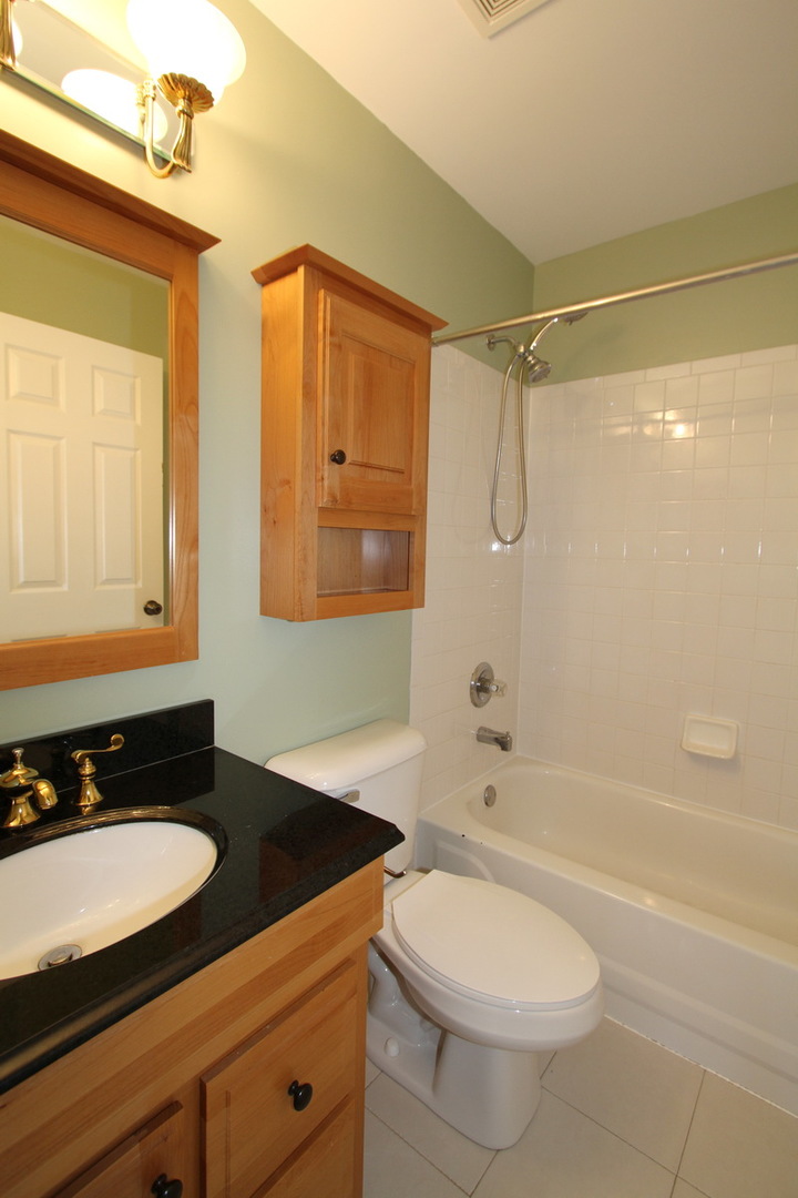 2554 Dickens Drive Aurora IL 60503