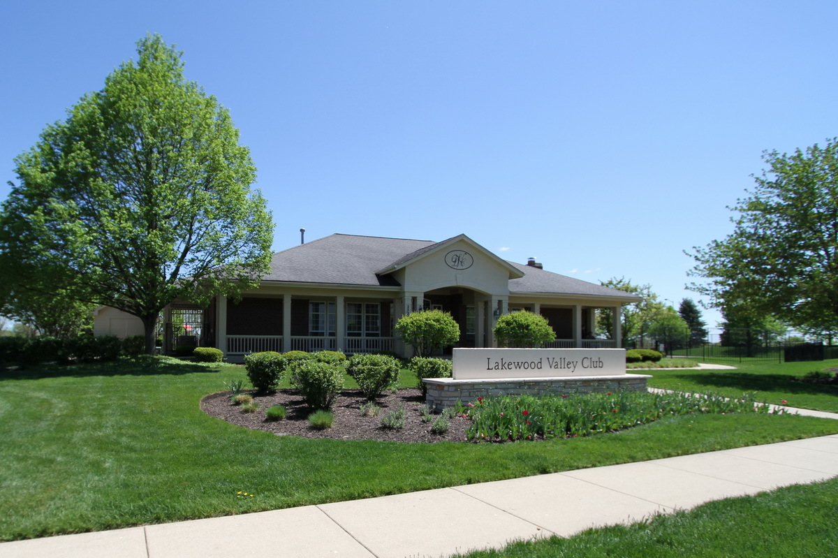 2554 Dickens Drive Aurora IL 60503