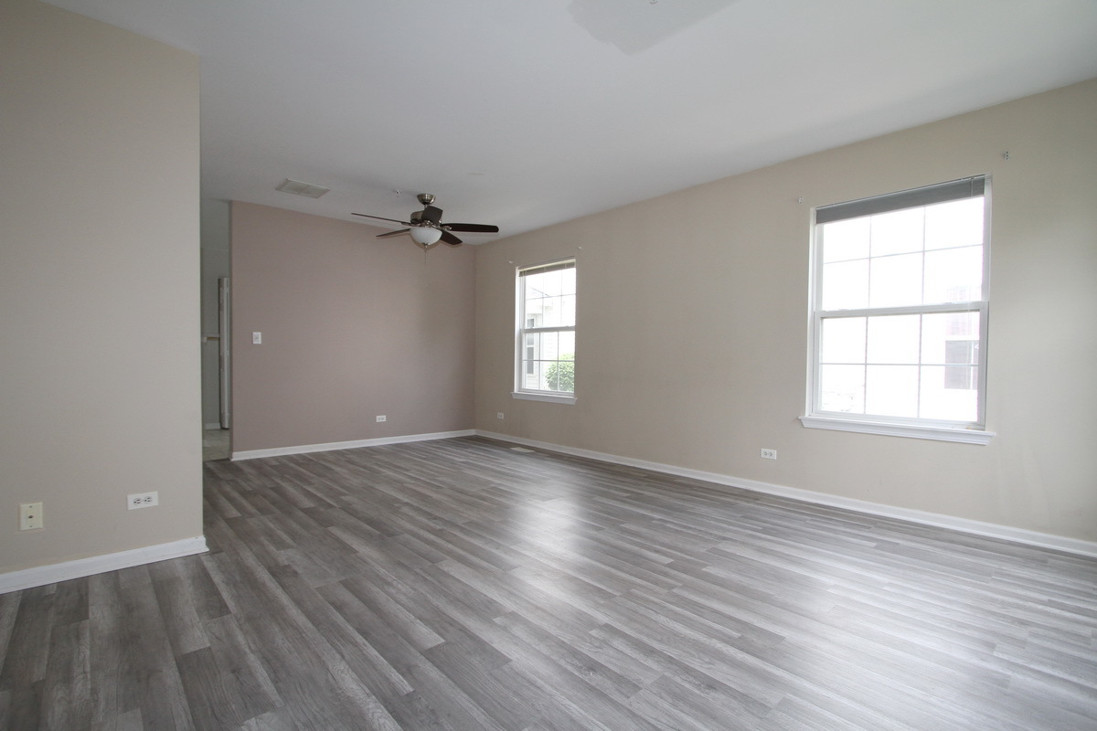 2554 Dickens Drive Aurora IL 60503