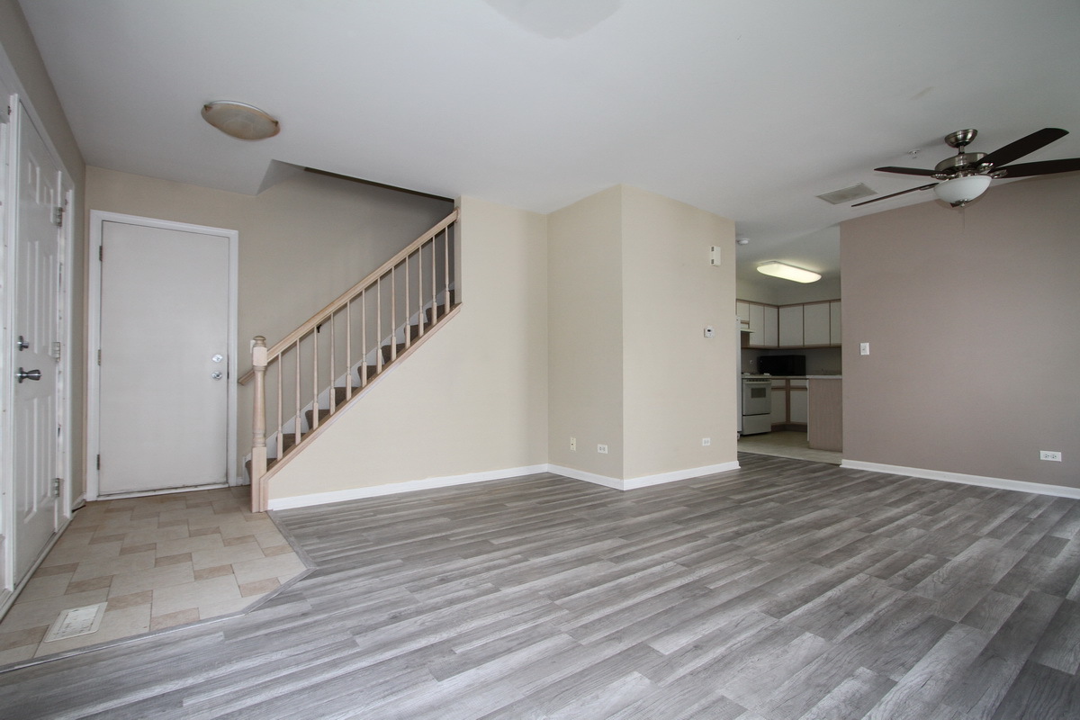 2554 Dickens Drive Aurora IL 60503