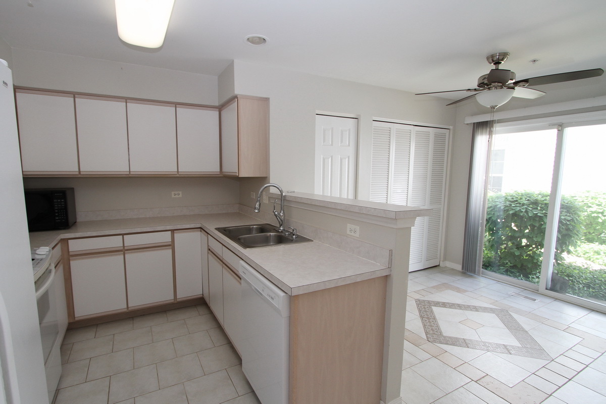 2554 Dickens Drive Aurora IL 60503