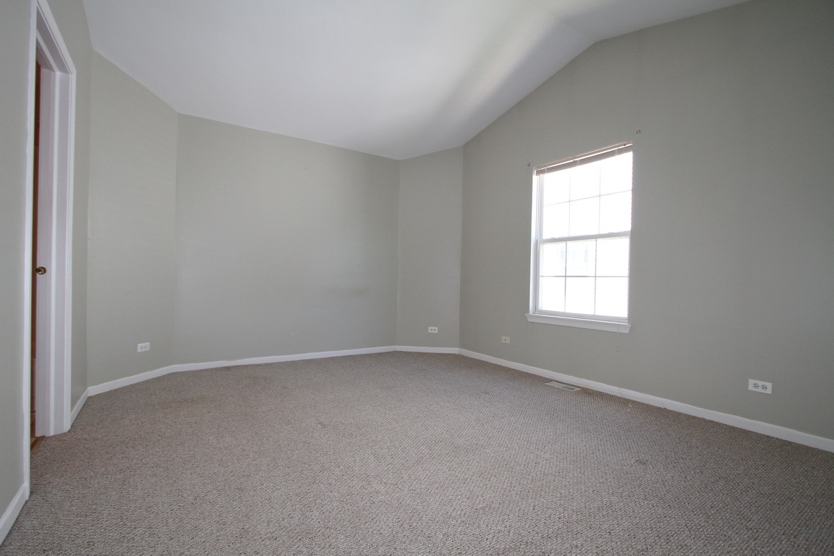 2554 Dickens Drive Aurora IL 60503