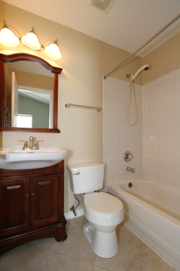 2554 Dickens Drive Aurora IL 60503