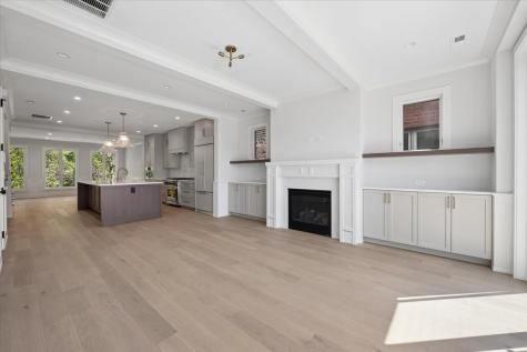 2202 North Leavitt Street Chicago IL 60647
