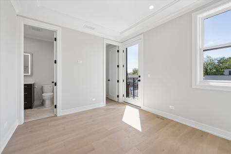 2202 North Leavitt Street Chicago IL 60647
