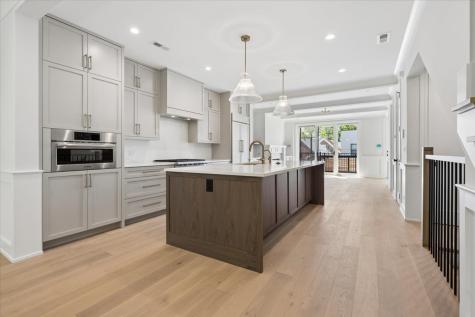 2202 North Leavitt Street Chicago IL 60647