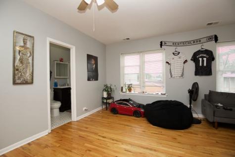 4511 North Malden Street Chicago IL 60640