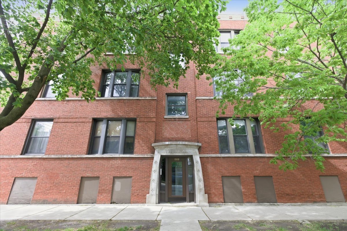 3142 West George Street Chicago IL 60618