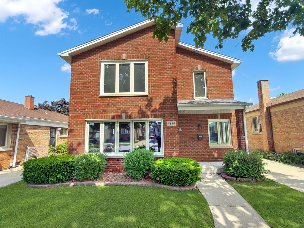 5845 South Sayre Avenue Chicago IL 60638