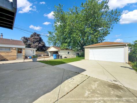 5845 South Sayre Avenue Chicago IL 60638