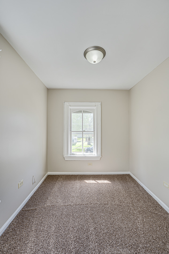 371 Cedar Street Aurora IL 60506