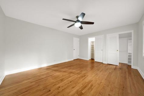 2006 West Farwell Avenue Chicago IL 60645