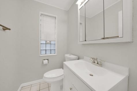 2006 West Farwell Avenue Chicago IL 60645