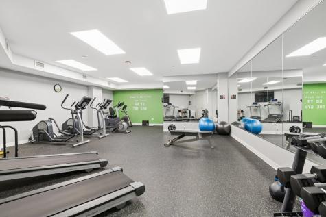 434 West Melrose Street Chicago IL 60657