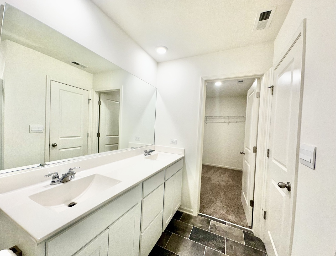 2048 Canyon Creek Court Aurora IL 60503