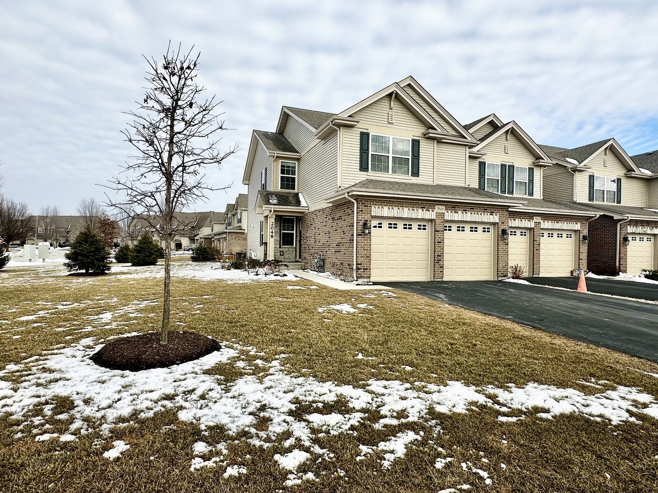 2048 Canyon Creek Court Aurora IL 60503