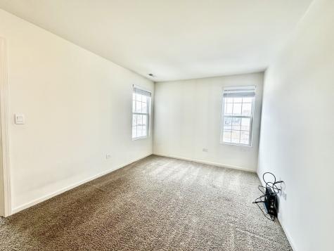 2048 Canyon Creek Court Aurora IL 60503