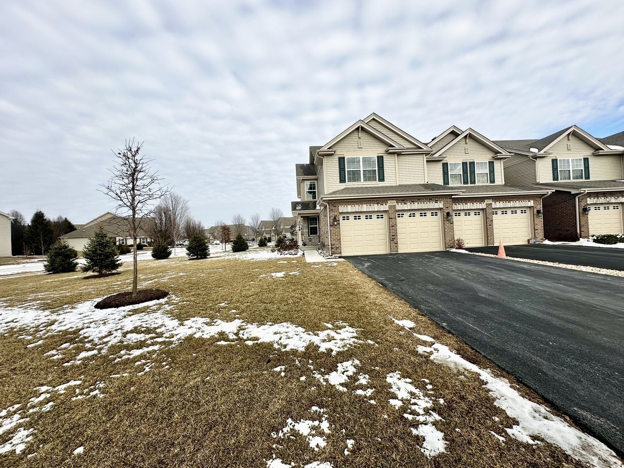 2048 Canyon Creek Court Aurora IL 60503