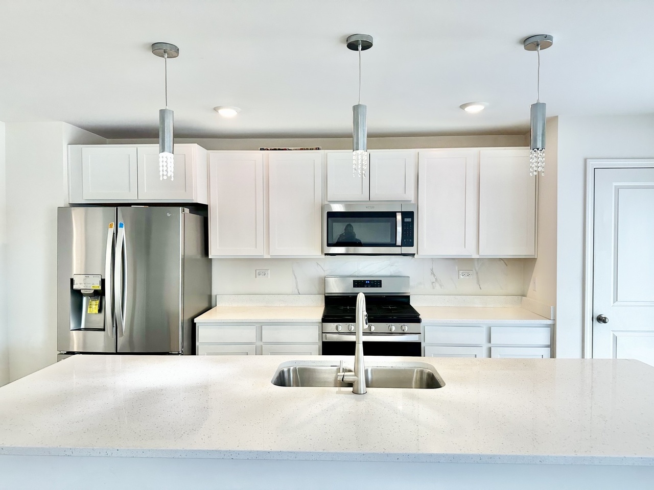 2048 Canyon Creek Court Aurora IL 60503