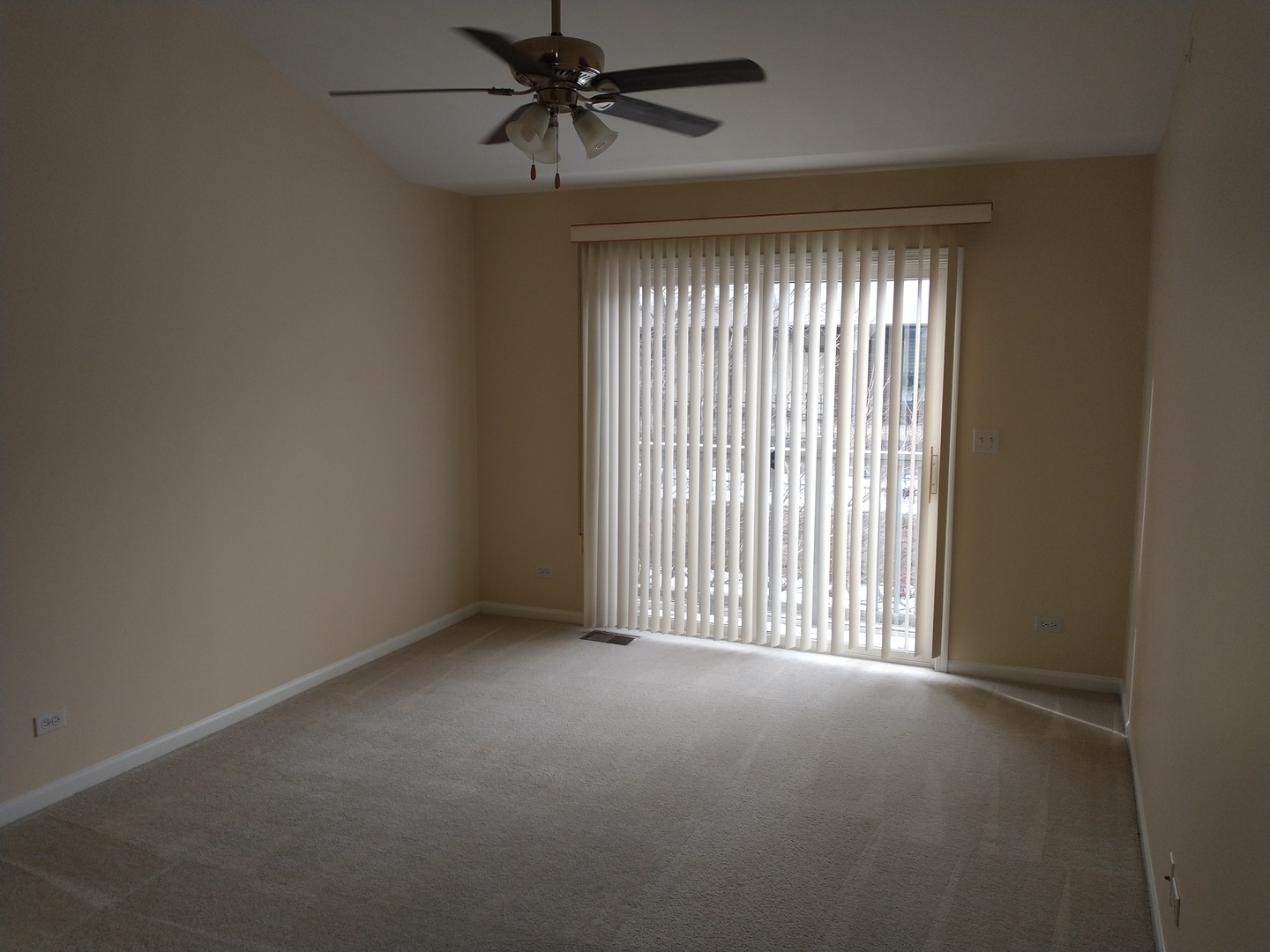 66 Fulbright Lane Schaumburg IL 60194