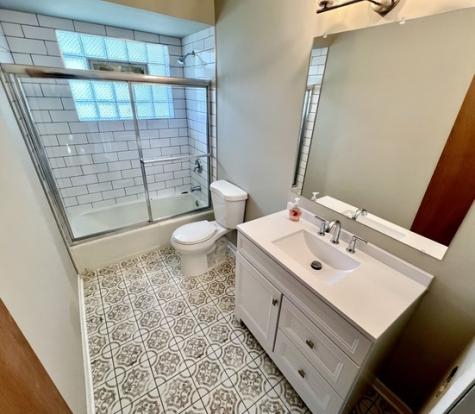 5849 South Francisco Avenue Chicago IL 60629