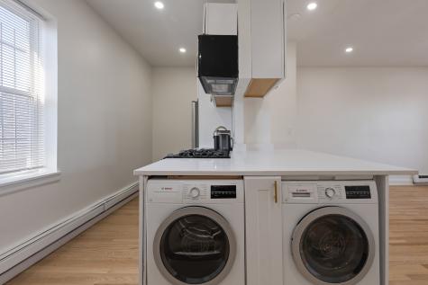 543 East 60th Street Chicago IL 60637