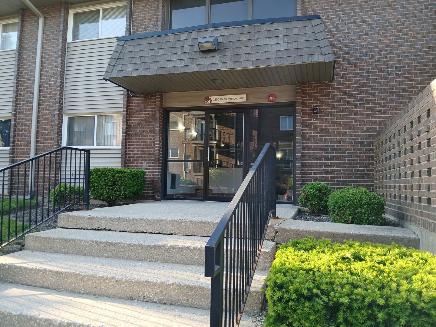 2300 Beau Monde Lane Lisle IL 60532