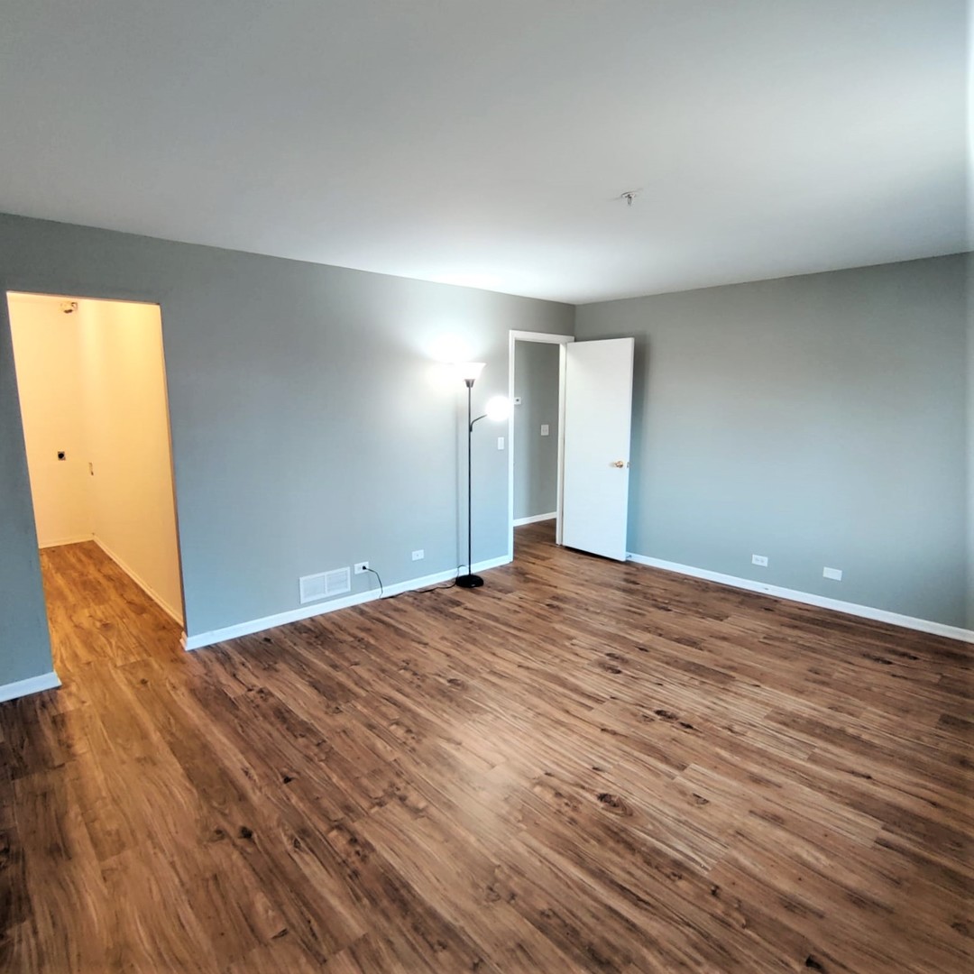 21W581 North Avenue Lombard IL 60148