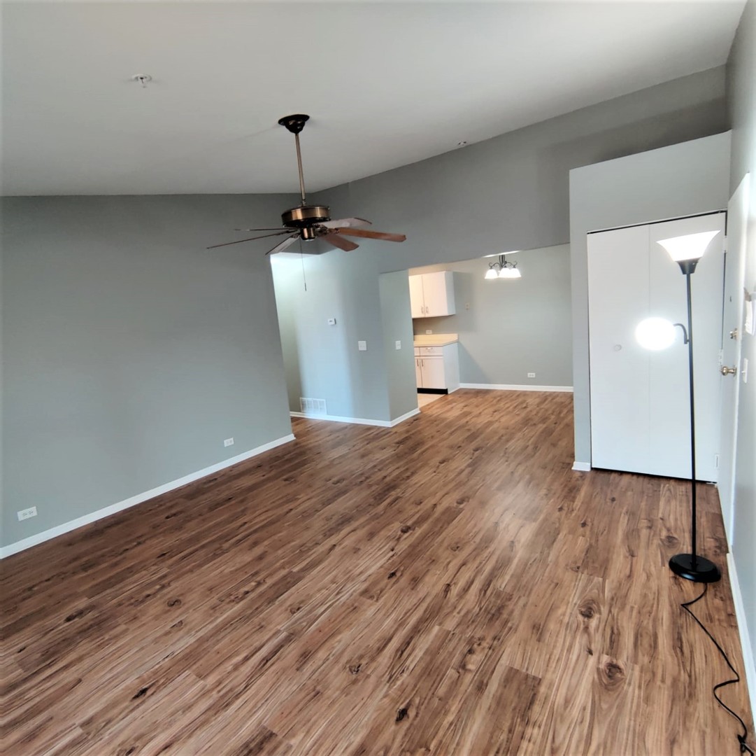 21W581 North Avenue Lombard IL 60148