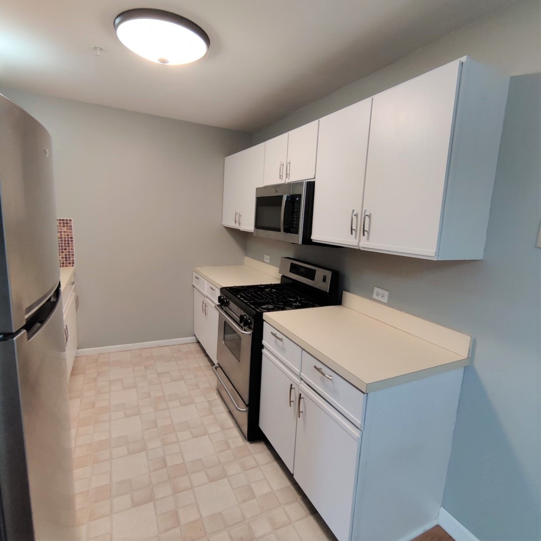 21W581 North Avenue Lombard IL 60148