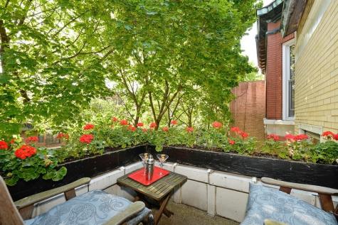 2737 North Hampden Court Chicago IL 60614