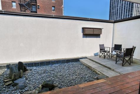 2737 North Hampden Court Chicago IL 60614