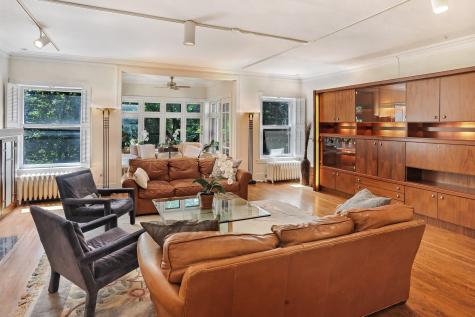 2737 North Hampden Court Chicago IL 60614