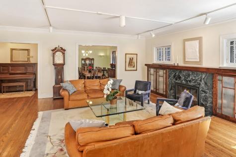2737 North Hampden Court Chicago IL 60614