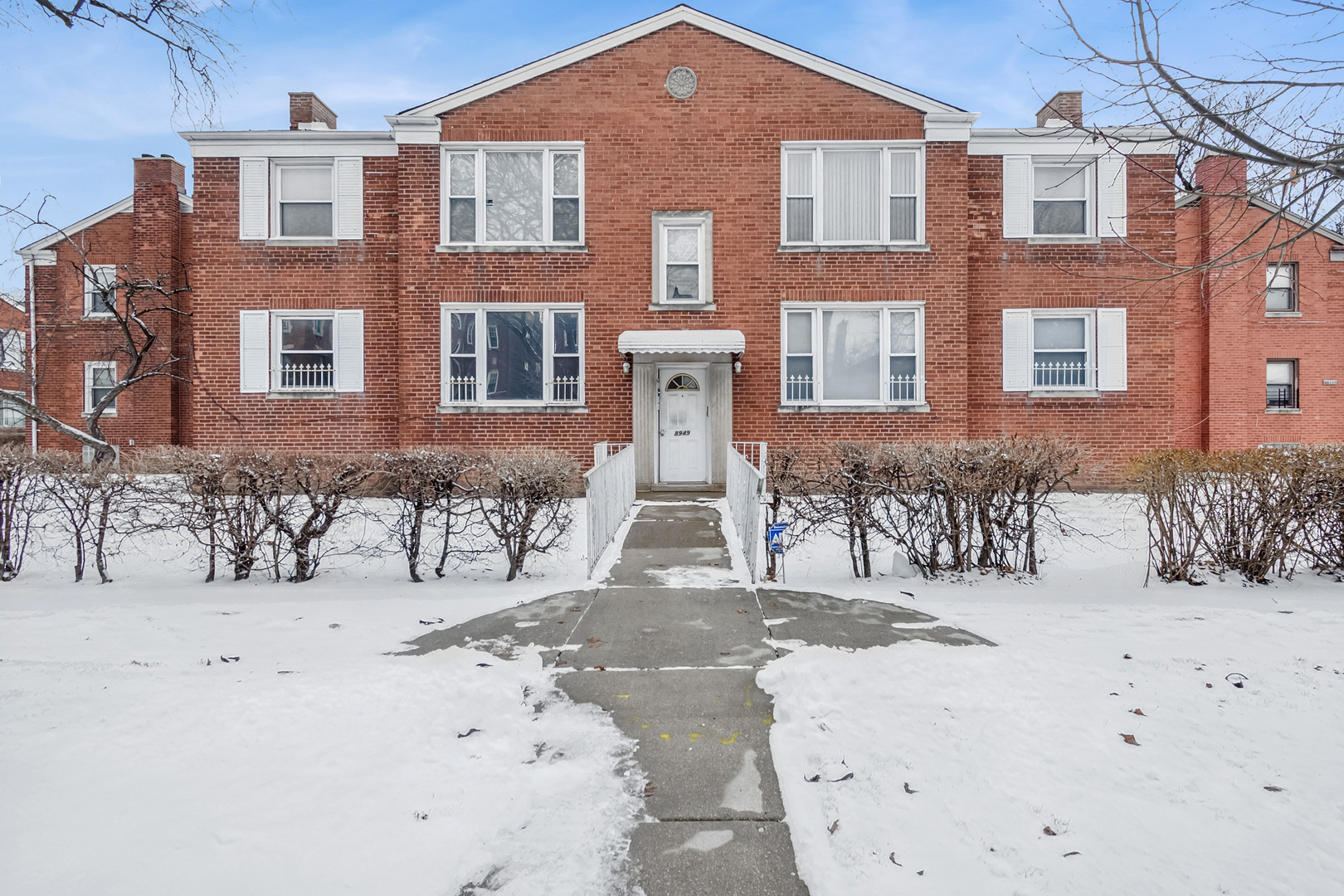 8949 South Blackstone Avenue Chicago IL 60619